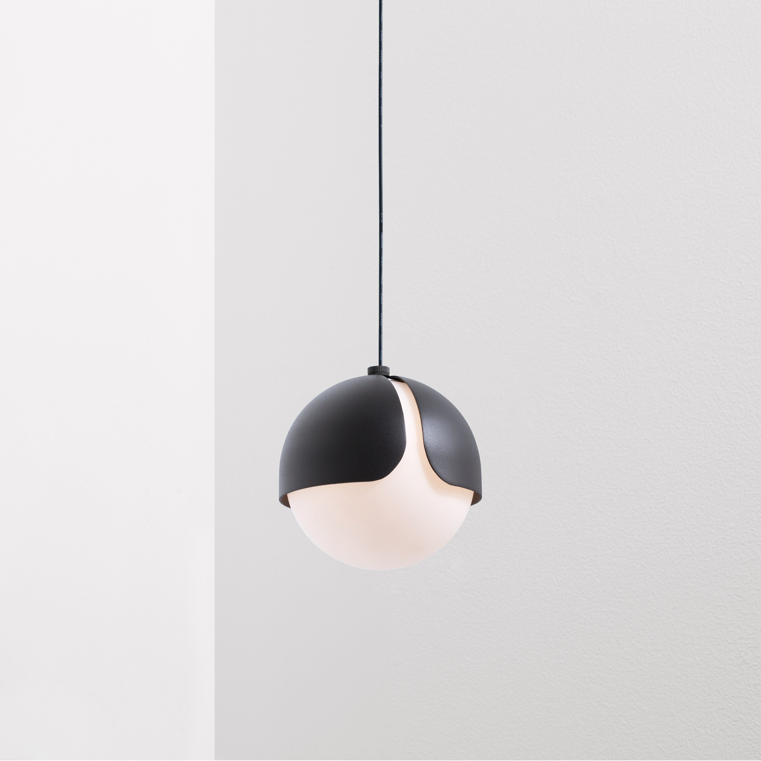Ohm. Pendant – anony